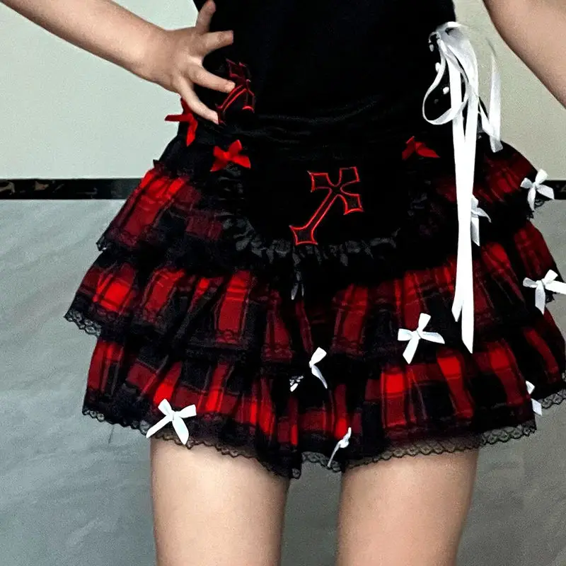 

NIGGEEY Dark Gothic Punk Sweet Cool Spicy Girl Black and Red Grid Splicing Lace Puff Cake Skirt Academy Style Belt Lining