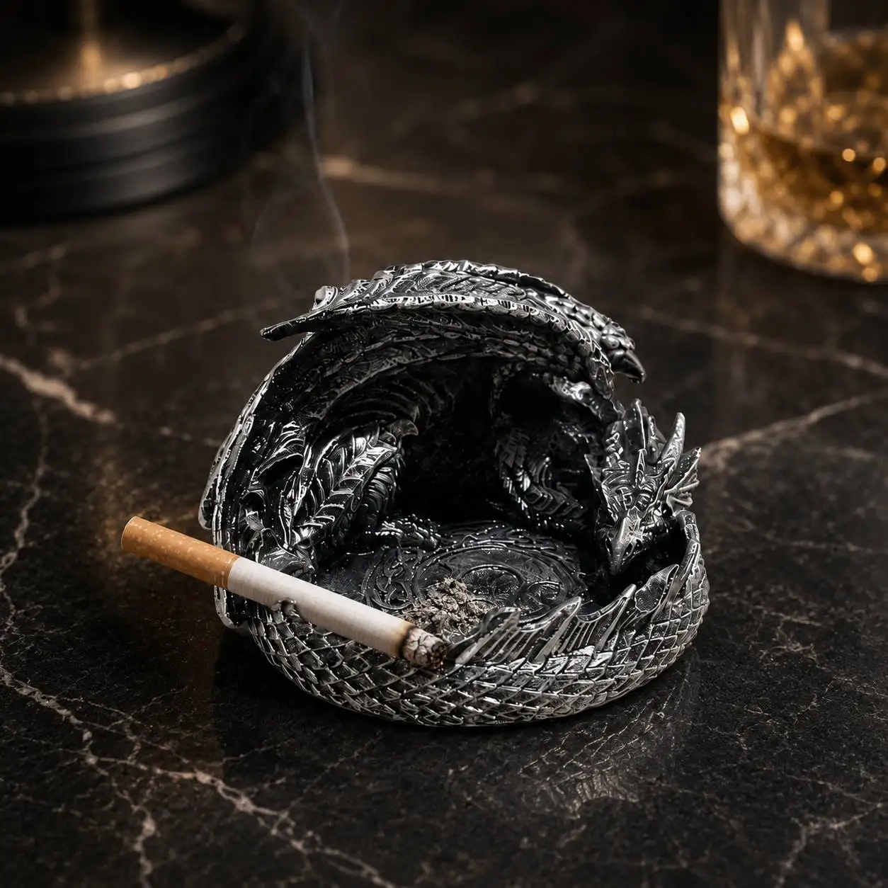 Dragon-shaped resin ashtray, desktop ornament, home and office ashtray storage and decoration.