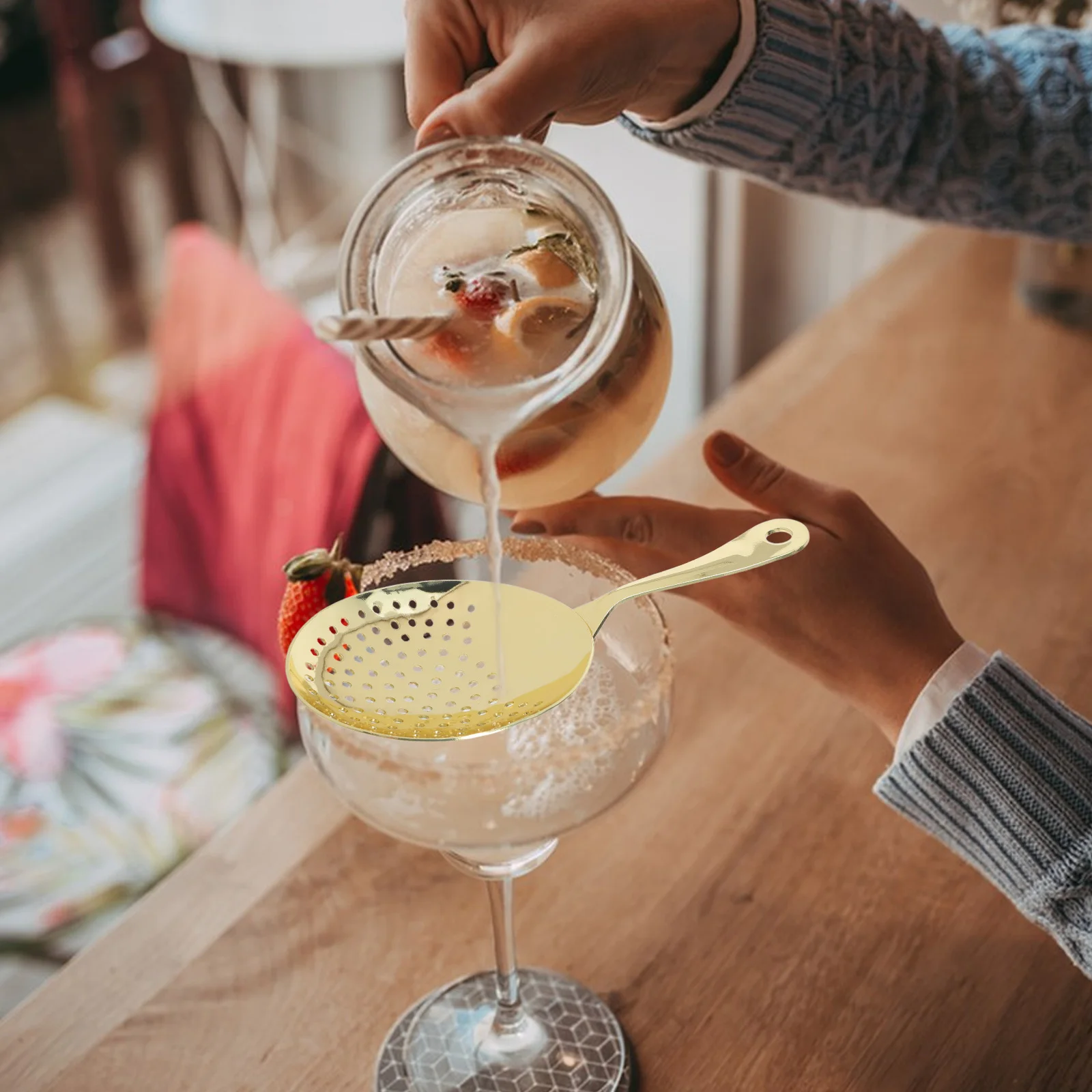 

Stainless Steel Cocktail Strainer for Making Drinks Bar Supply Party Tool Mixed Drink Utensil Fruit Pulp Separator