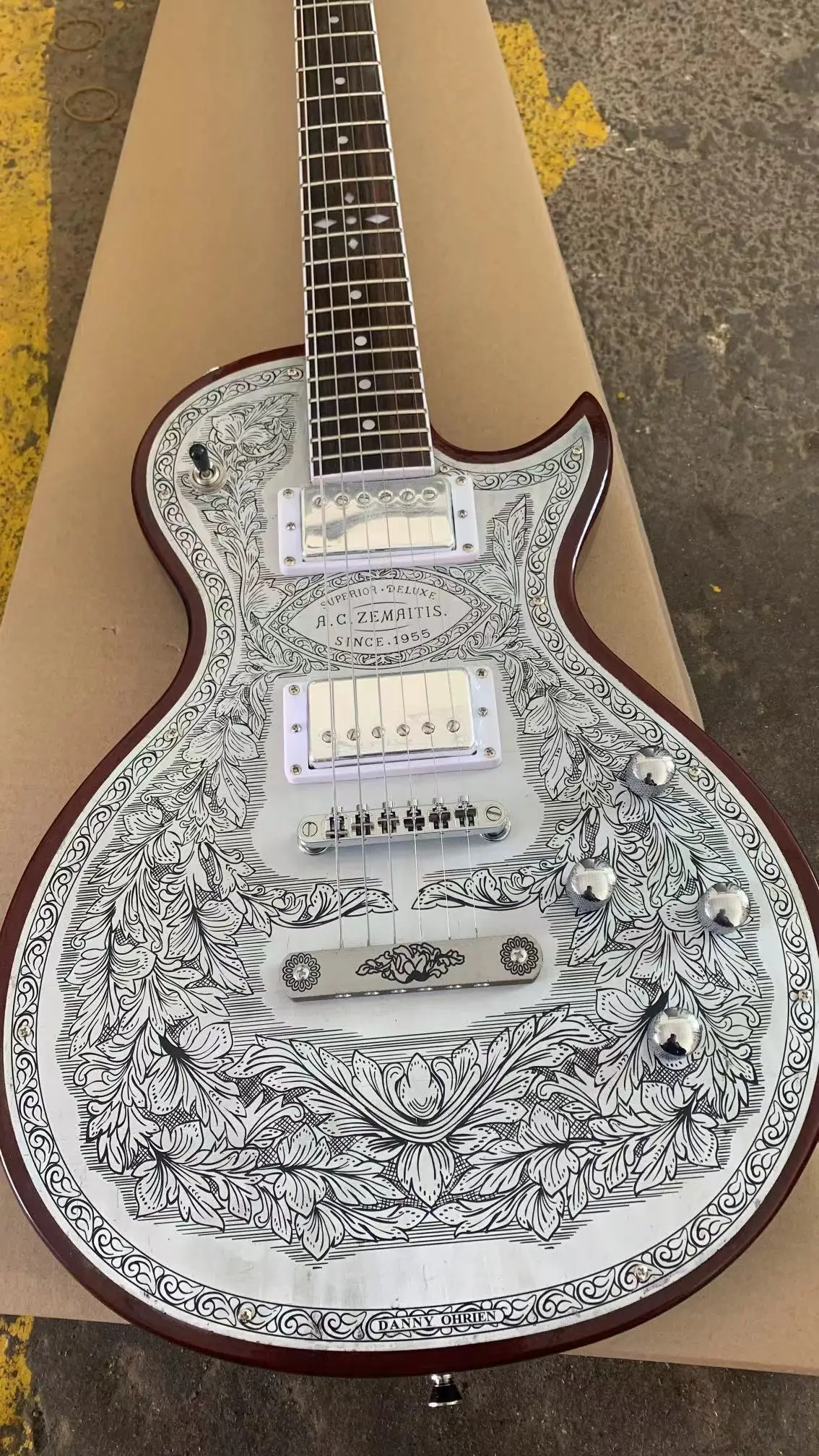 Made in China factory, high-end custom 6 string jazz electric guitar, special material surface, matte paint, chrome plated hardw