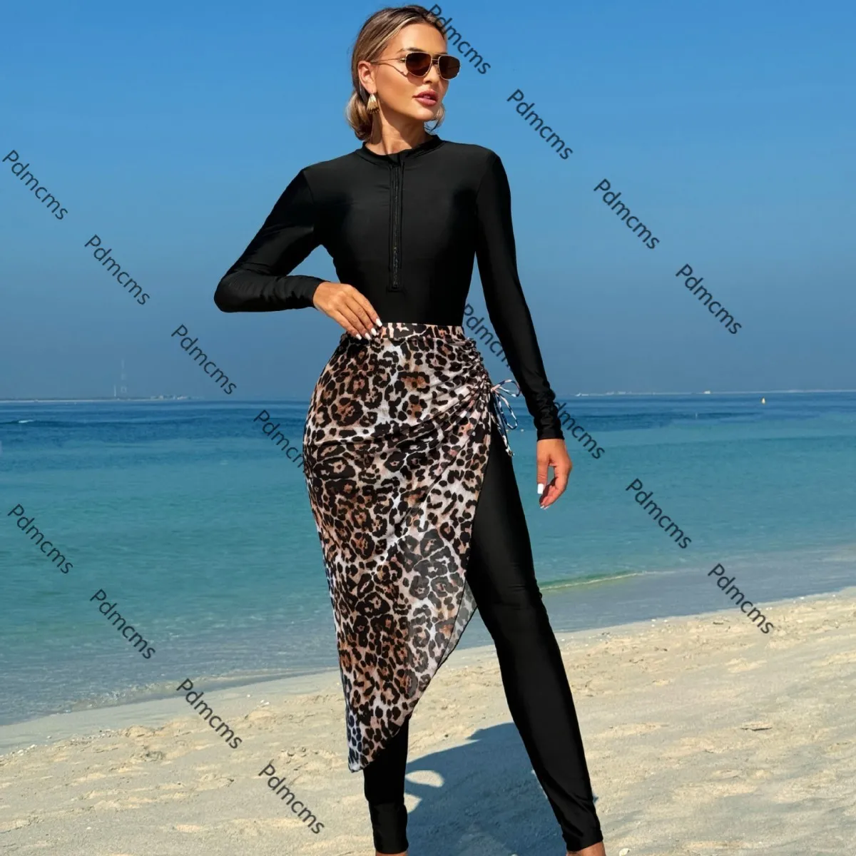 

2025 new European and American hollow one-piece bikini swimsuit tube top pit strip swimsuit bikini