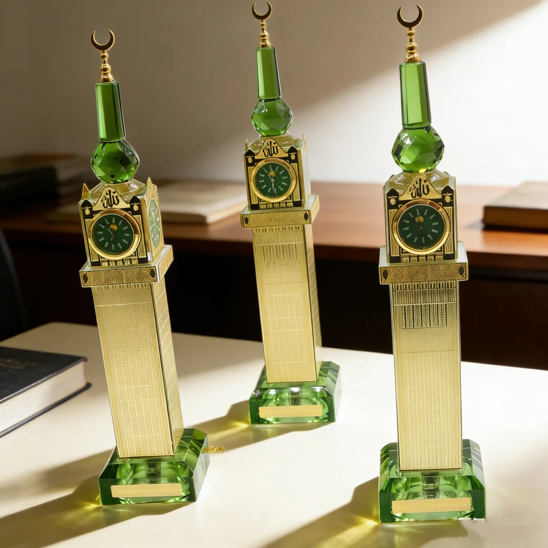 Ornement de horloge de tour King's Building, finition plaquée or résistante à la décoloration, cadeau distinctif pour les proches et les amis