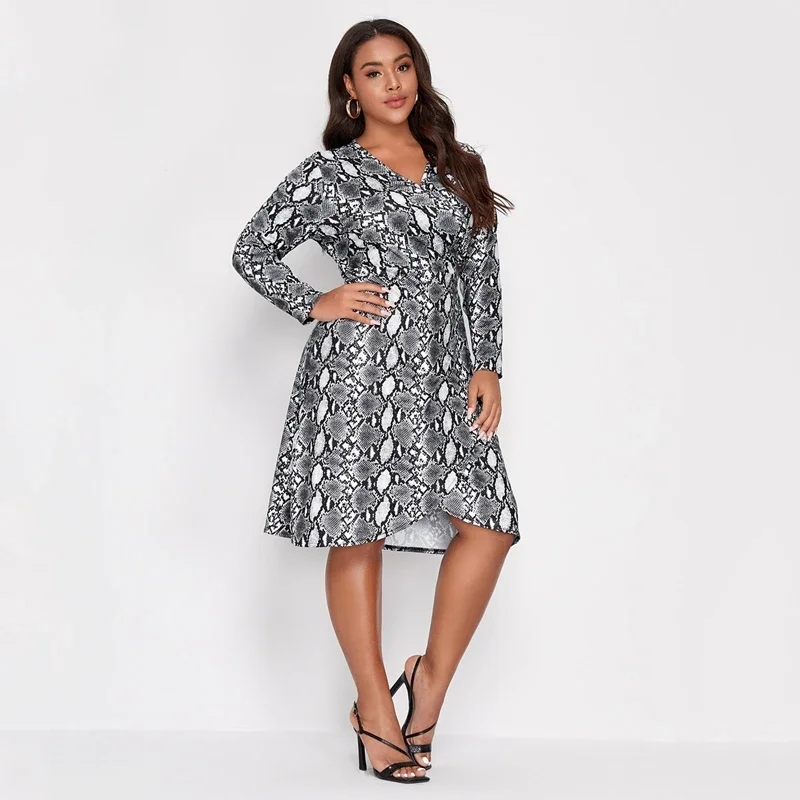 Plus Size Langarm Frühling Herbst elegante Wickel kleid Frauen sexy V-Ausschnitt Schlange Krawatte Taille Fit Flare Kleid große Größe Midi-Kleid