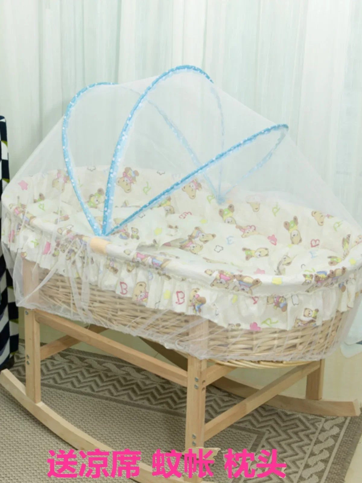 Cane-woven cradle for newborn babies, car-mounted portable baby bed, baby crib.