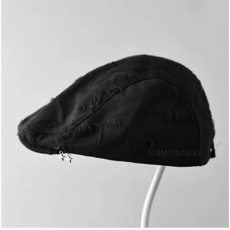 New Spring Collection: Vintage-style Ripped Baseball Cap for Women – Stylish, Casual, Versatile and Artsy