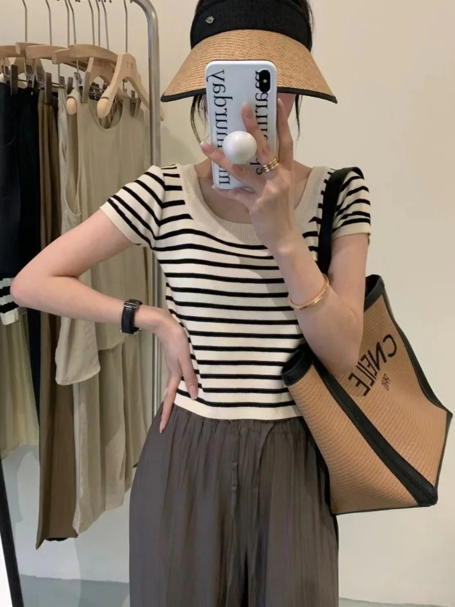 

Slim Fit Short Sleeve Women's T-Shirt Striped Design Sweet Commute Style Knitted Top Shoulder Width Regular Length Type