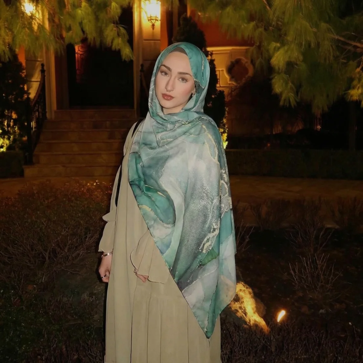 

Дизайнерские хиджабы с принтом 2026: Премиальные женские платки-шарфы с акварельным рисунком, мягкие шали, подходящие для повседневной носки, аксессуары для абайи, женские вуали