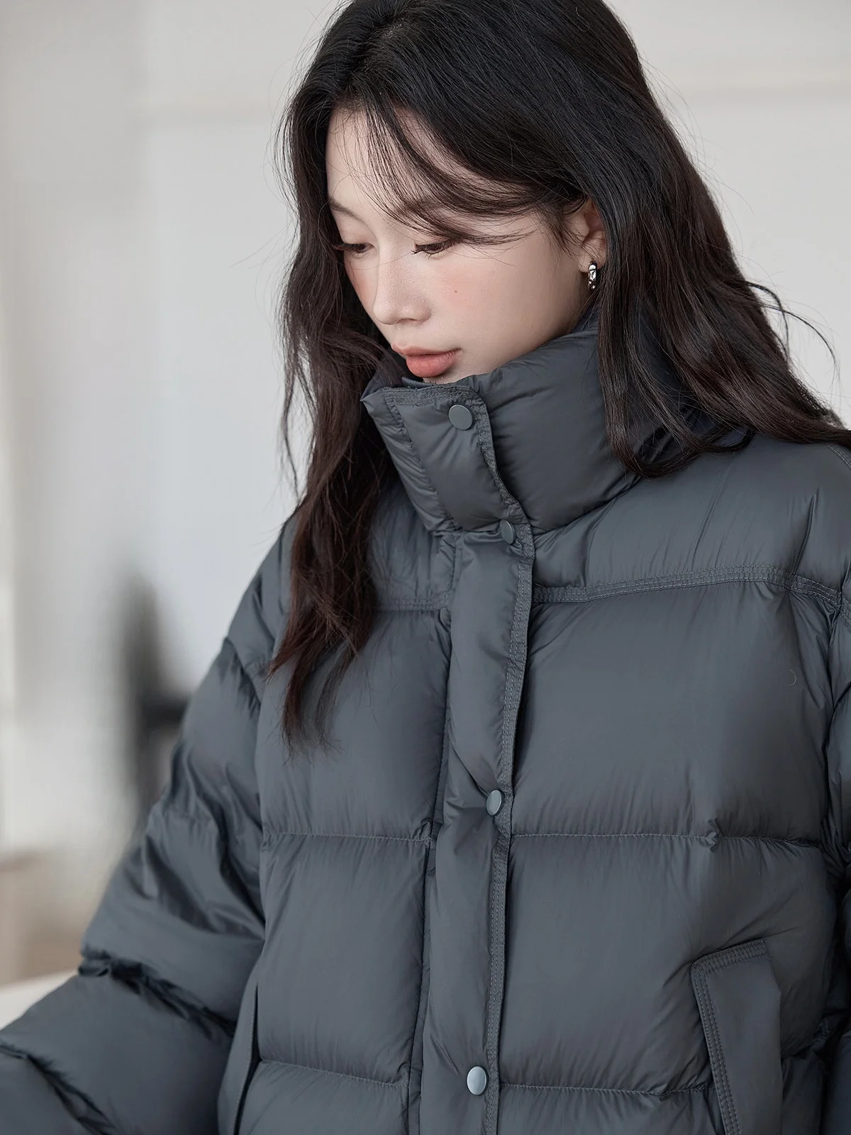 

HuiXi Ding Series Deep ey Stand Collar Women's down Jaet 2025 Winter New Sle Versatile Warm 90% White Du down Coat