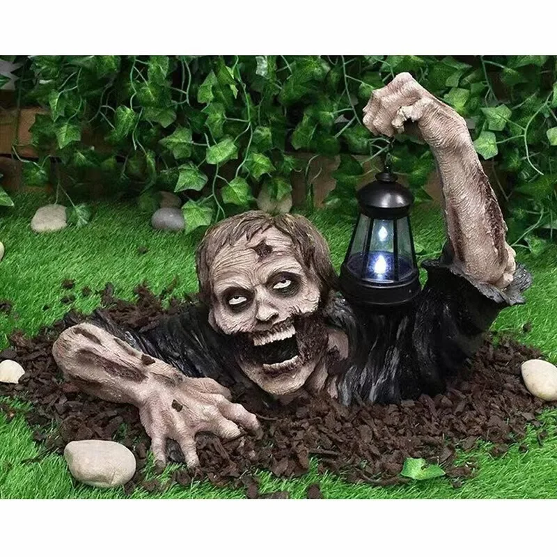 Carved Resin Zombie Handheld Lantern with Light, Terrifying Halloween Ornament for Garden Yard Decor