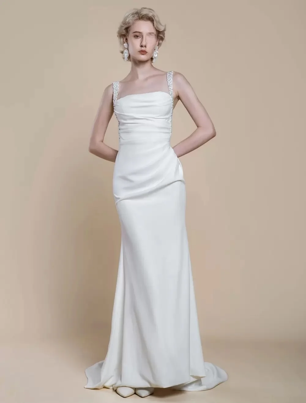 Customized dance party dinner, wedding party evening gown, with a low-key personality and beauty that combines elegance and sexy