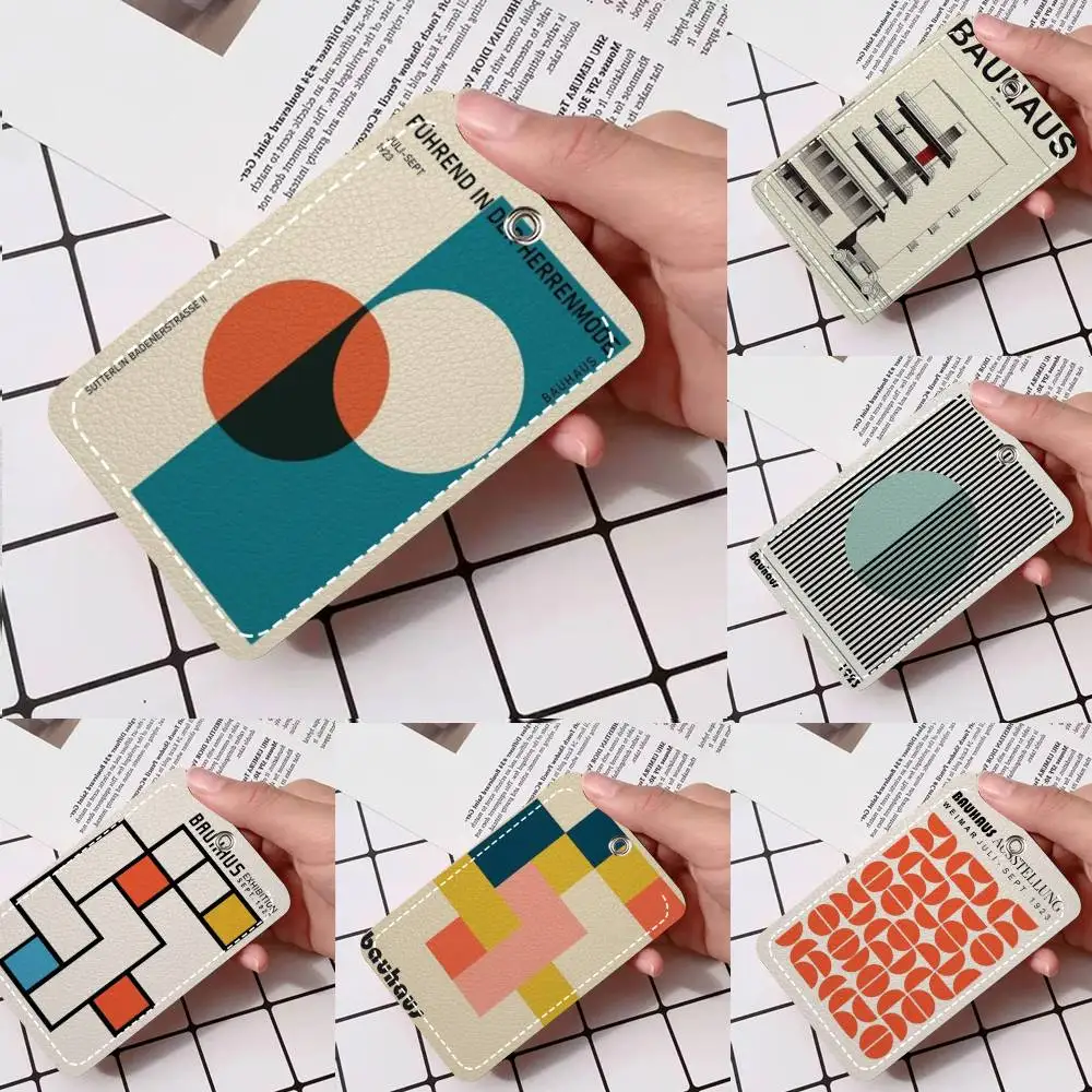 

Кожаный минималистичный картхолдер-брелок для ключей и пропусков в стиле модернизма