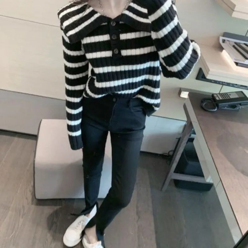 Women's Autumn and Winter Peter Pan Collar Striped Short Knitwear Pullover Button Fashion Patchwork Long Sleeve Sweater Tops