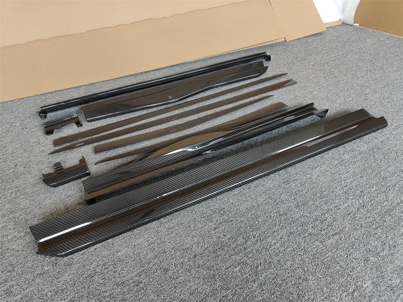 

Suitable for Lamborghini URUS modified car accessories, 10 piece set of M-style carbon fiber side skirts, car tools