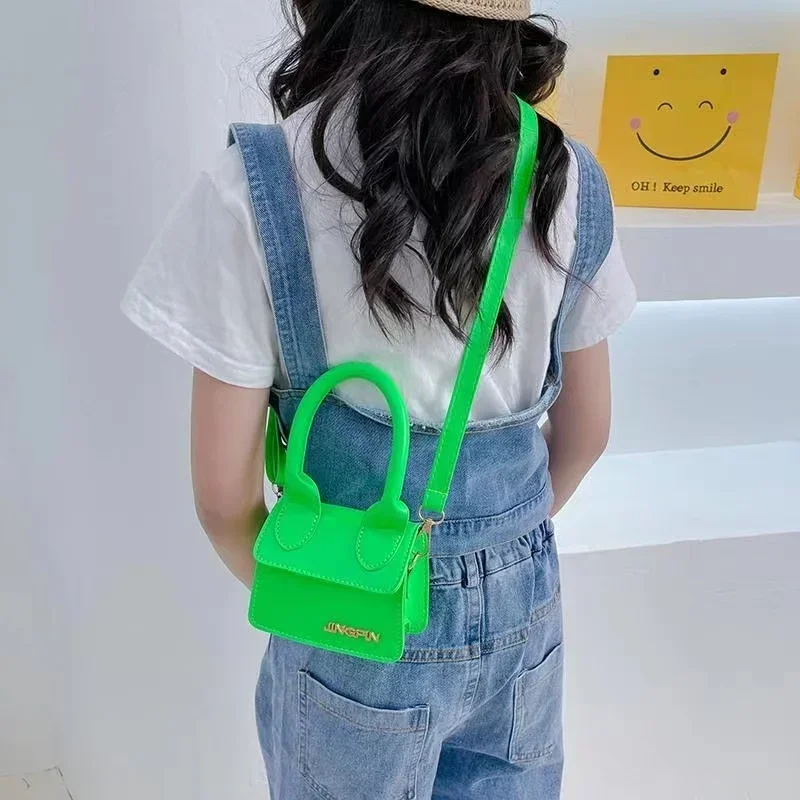 Sac à main en cuir PU pour enfants, petit sac carré initié, sac à bandoulière rétro, super mini sac à main pour fille, portefeuille pour enfant, mode