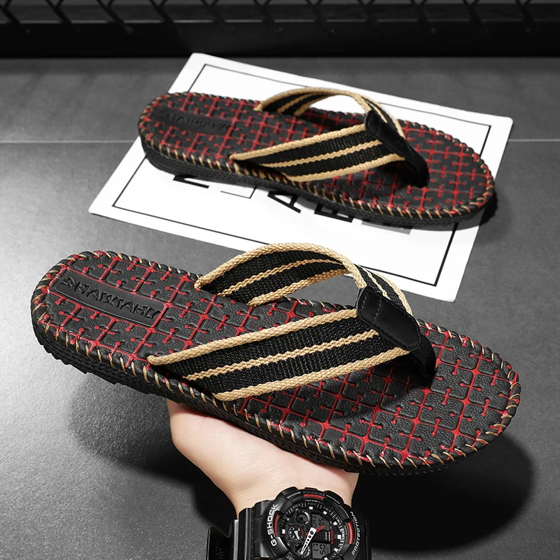 Wysokiej jakości markowe klapki męskie Casual Beach Summer Beach Men Fashion Trend Oddychające męskie wygodne kapcie na zewnątrz