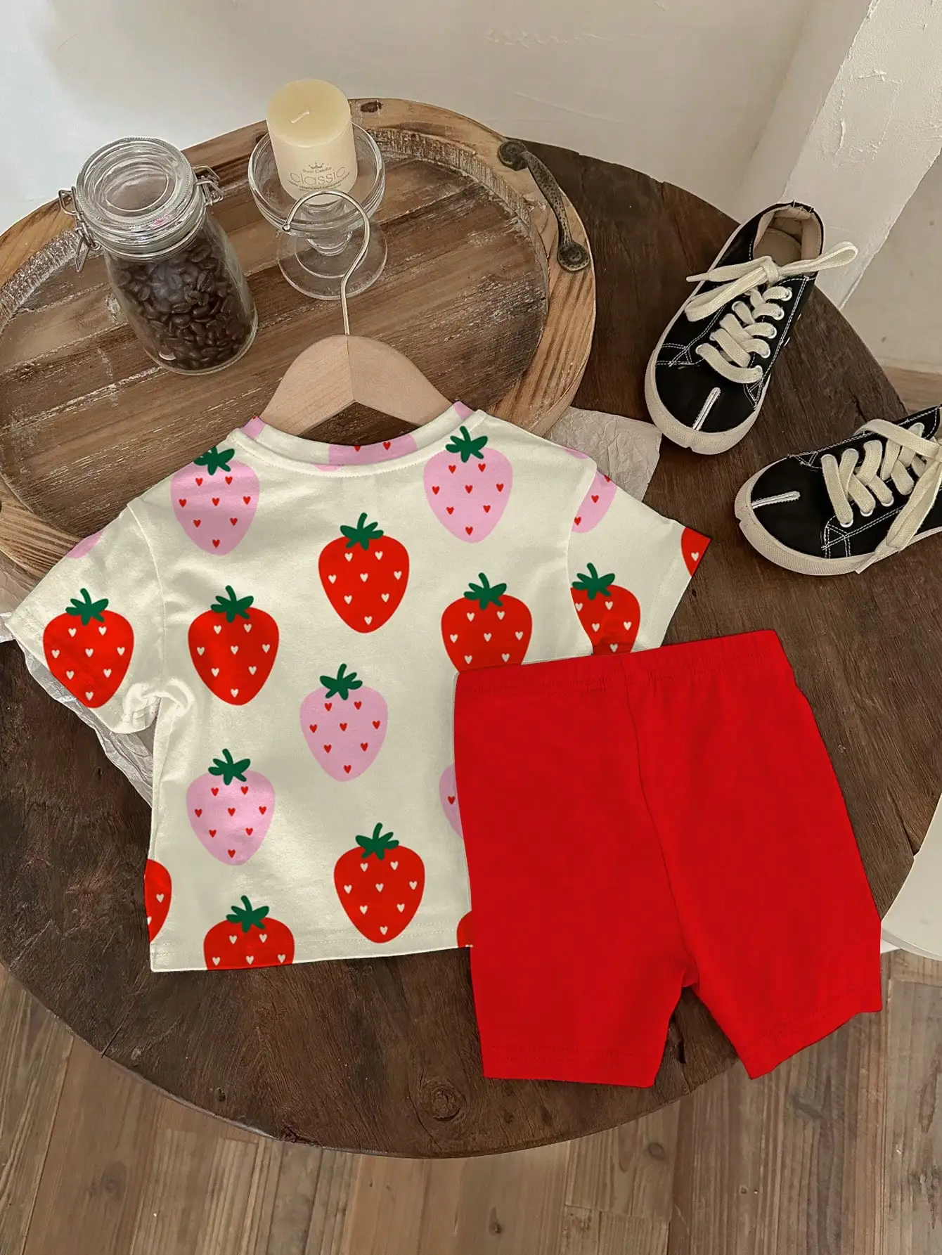 

Strawberry Print Short Sleeve T-Shirt And Red Shorts Set Casual Summer Women Outfit