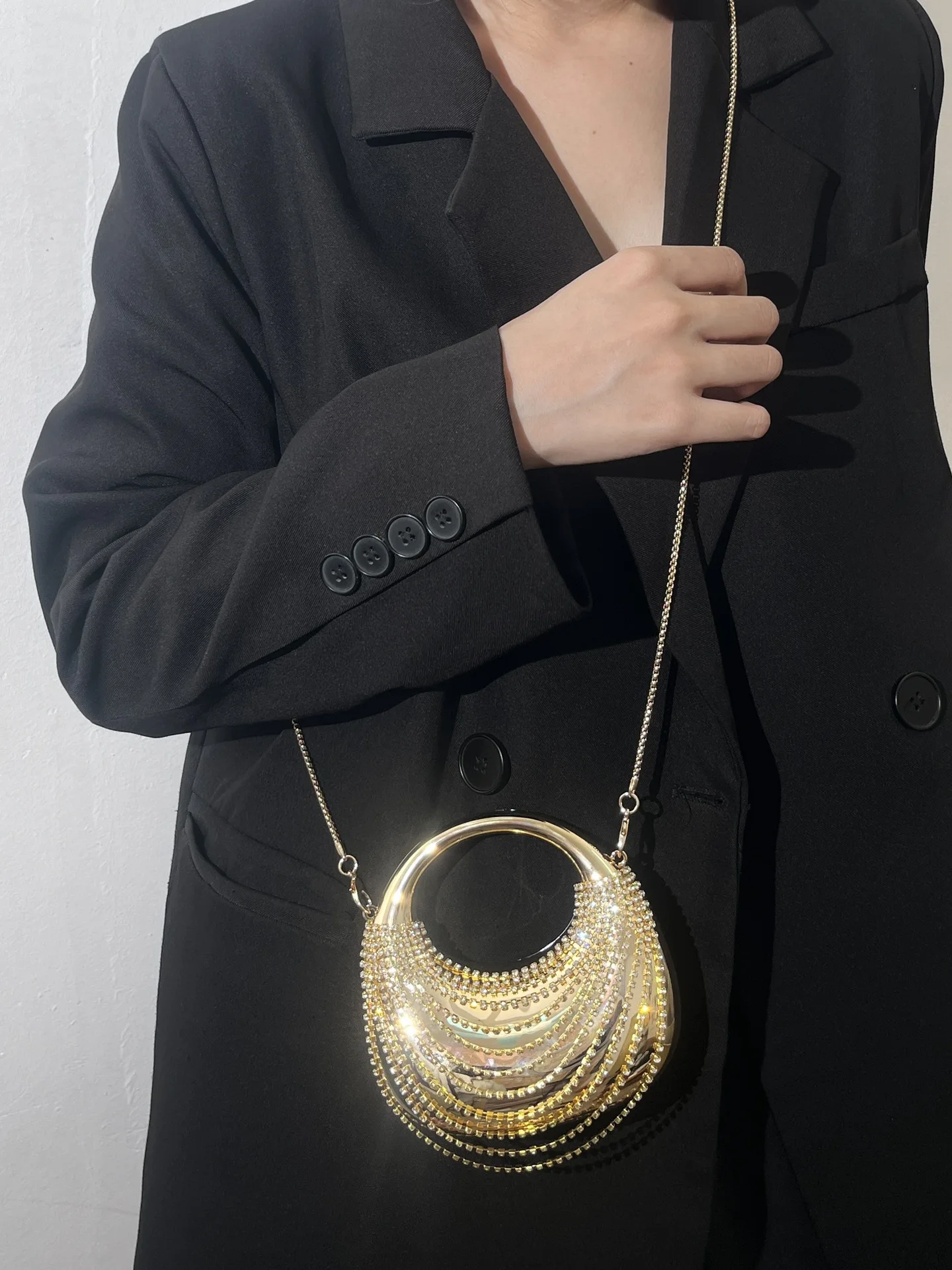 Diamantbesetzte Abendtasche Luxus-Designer-Schultertaschen Lustige Form Party Hochzeit Acryl Glänzende Clutch-Tasche – Detail 9