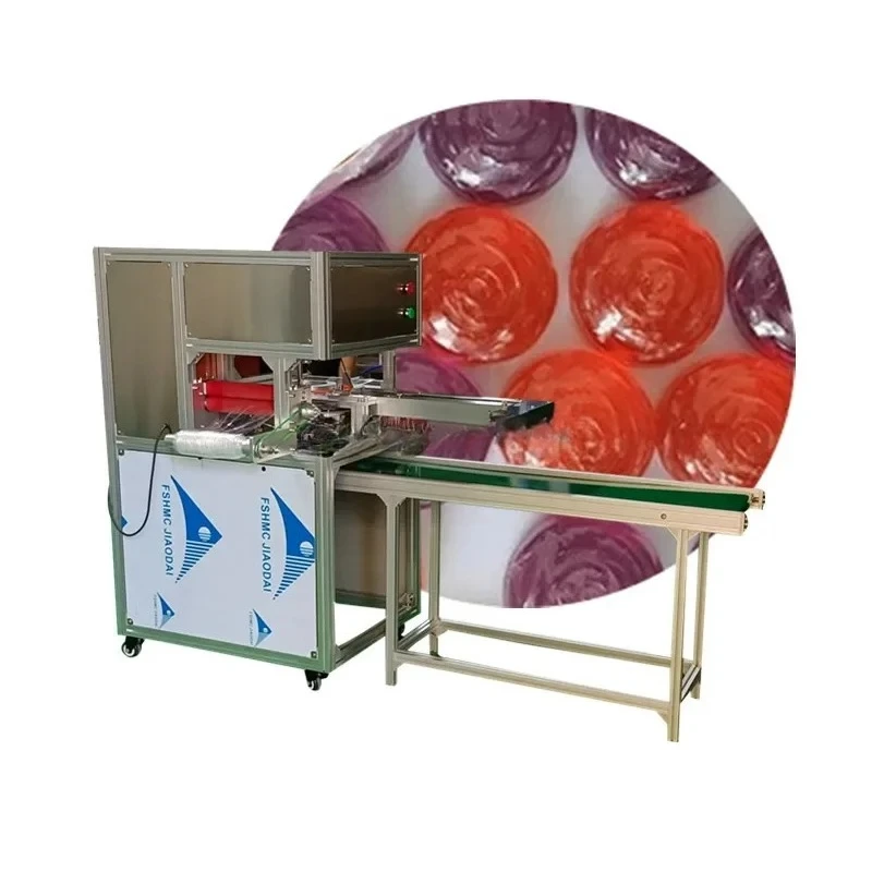 آلة تعبئة وتغليف الصابون المصنوعة يدويًا الصغيرة آلة تغليف أفلام الصابون البلاستيكية آلة التغليف الأفقية