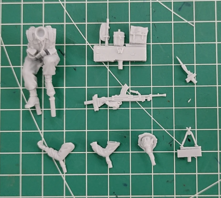 1/35 Scale Resin Figure Model Kit modeling UK Tank Rider with Bren Unassembled and Unpainted DIY Toys