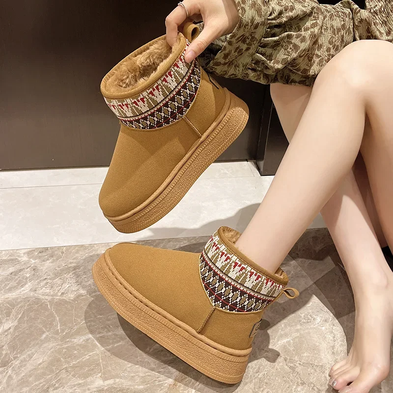 

2024 Winter New Short Snow Boots Thick Sole Lace Casual Plus Velvet Fashion Comfortable Warm Cotton Boots Women's Cotton Shoes