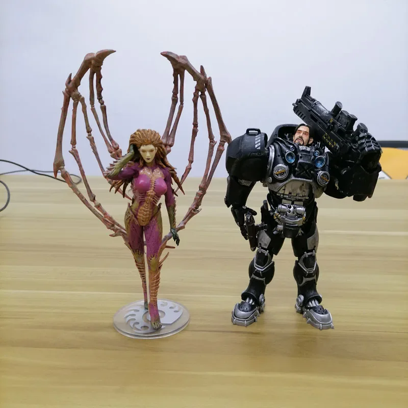 

Starcrafts Action Figure Game Characters Sarah Louise Kerrigan James Raynor Table Ornaments Model Toy Collections