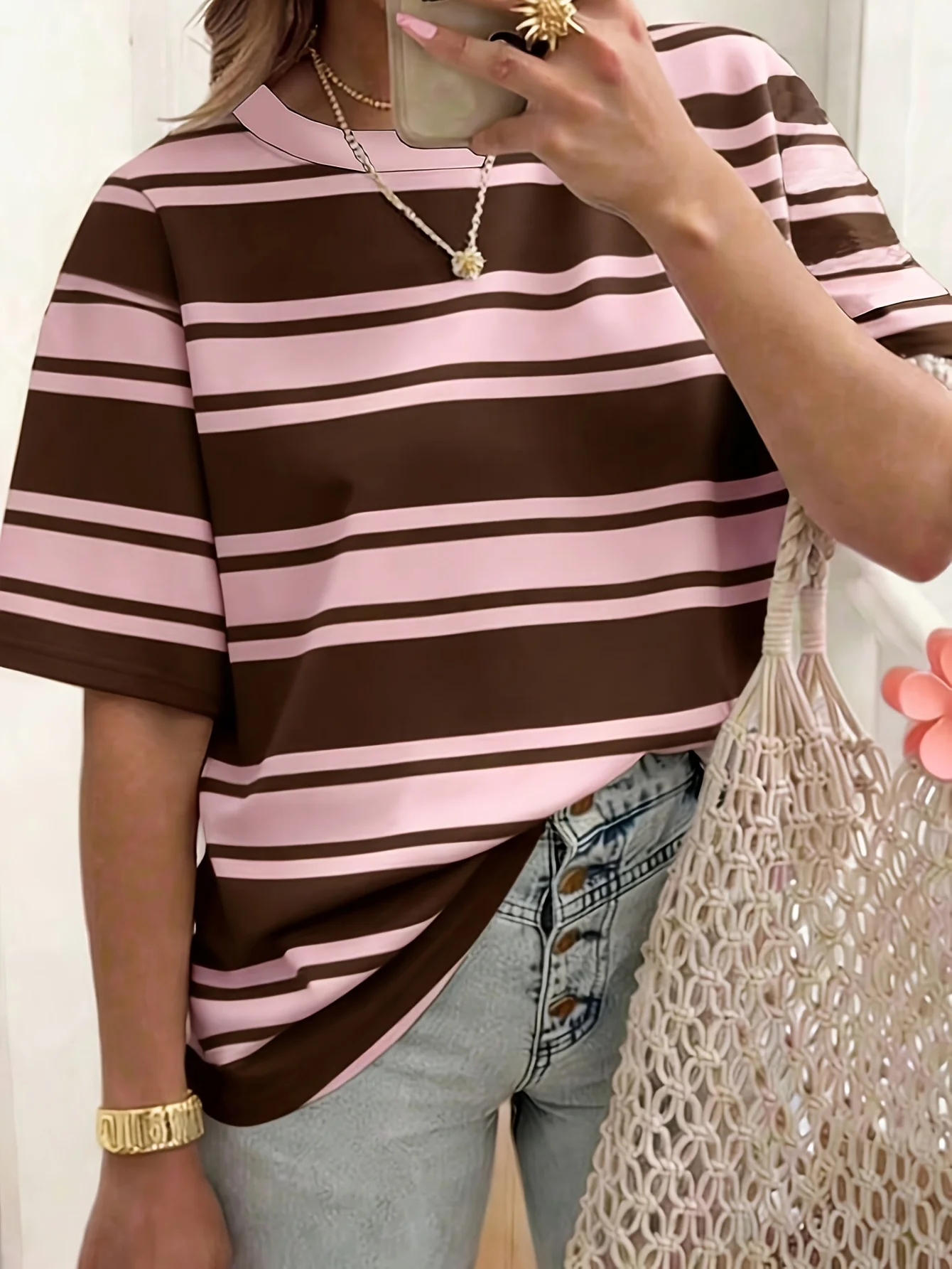 Trendiges, gestreiftes Oversize-T-Shirt für Damen in großen Größen für mühelosen Stil – Detail 7