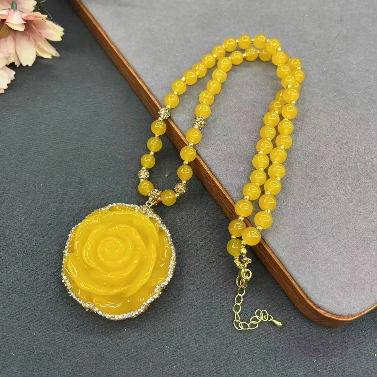 DIY accessories The second-generation beeswax rose red sweater chain, new products in autumn and winter, medieval full diamond d