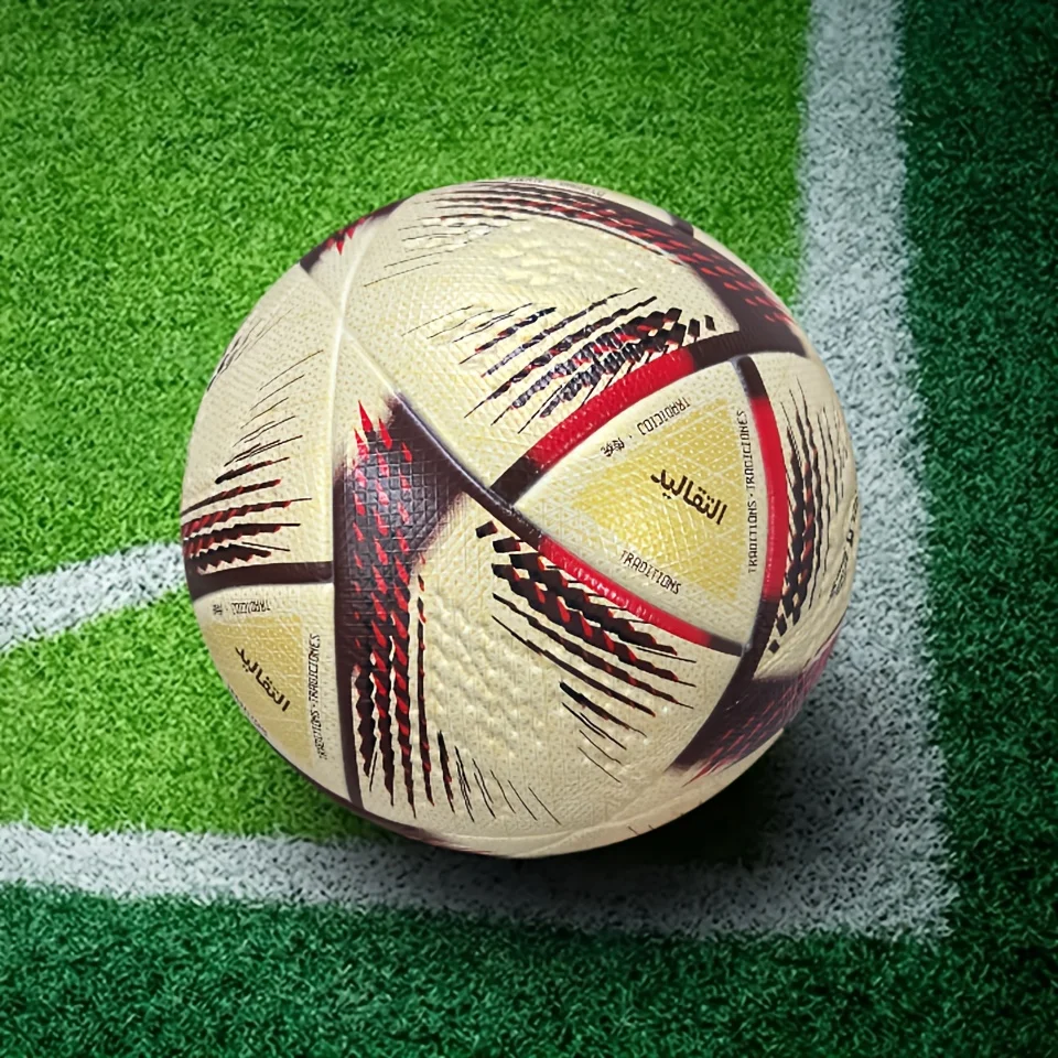 Bola de tamanho padrão 5, adequada para jogos ao ar livre adultos e adolescentes, futebol de couro sem costura pu, espuma de 4mm resistente ao desgaste, 1 peça