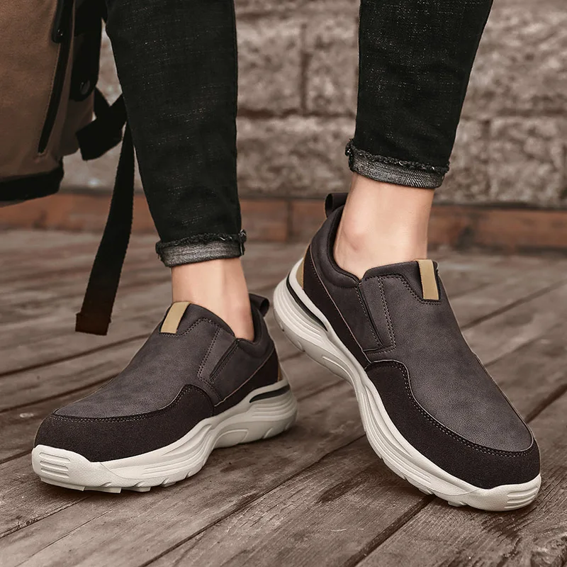 Spring New Autumn Men Casual Leather Shoes Ultra-lightweight Thick-soled Comfortable Louboutins Outdoor Sneakers Walking Shoes