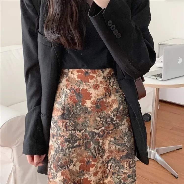 French retro oil painting print skirt women's autumn and winter new fashion temperament high waist slimming A-word hip skirt
