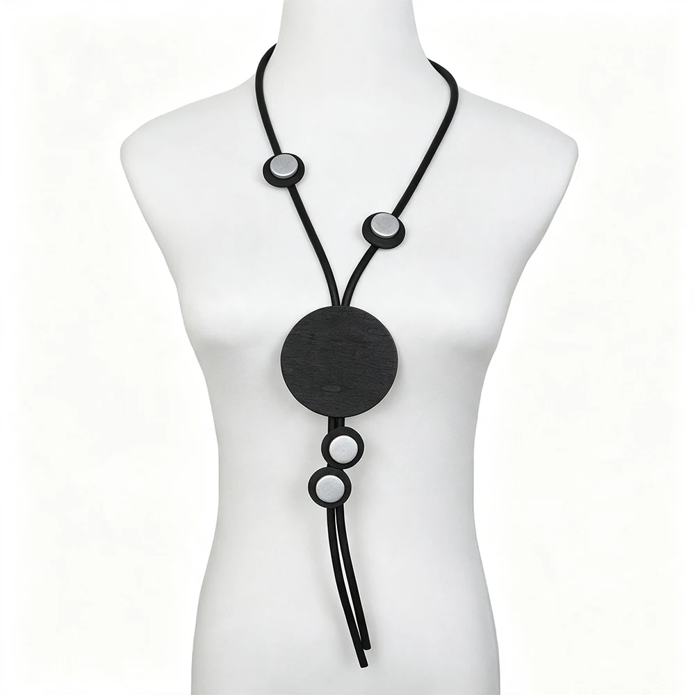 UKEBAY Lange Geometrische Anhänger-Halskette für Frauen Minimalistischer Boho-Statement-Schmuck aus Gummi für Party und Alltag Einzigartiges Design – Detail 8