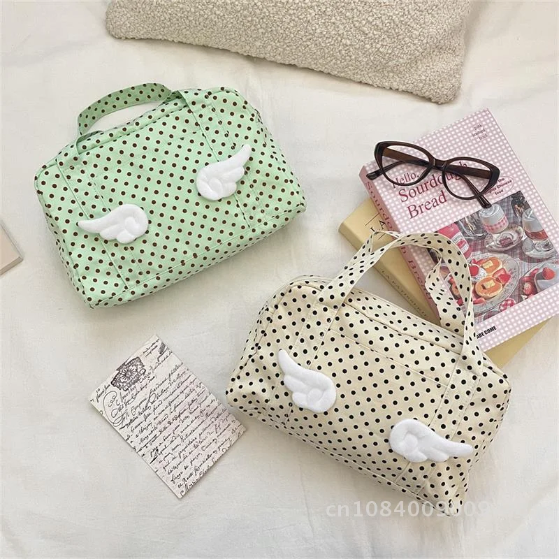 Ins Style Polka Dot Wings Design منظم أدوات الزينة الكبير، حقيبة مكياج للسفر مع مقابض، حقيبة استحمام محمولة