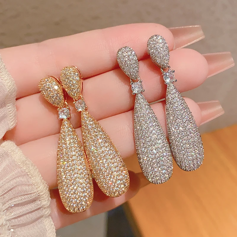 Neue Modische Messing-Kupfer-Ohrringe mit 18 K Goldplattierung, Luxuriöse Einzigartige Niedliche Hochwertige Designer Glänzende Große Tropfenohrringe