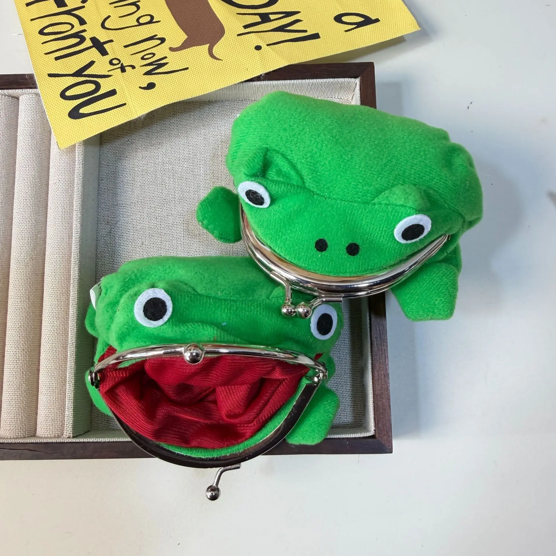 1PCS Hot Selling Frog Wallet Anime Cartoon Wallet Coin Purse Manga Flannel Wallet Cute Purse Coin Holder