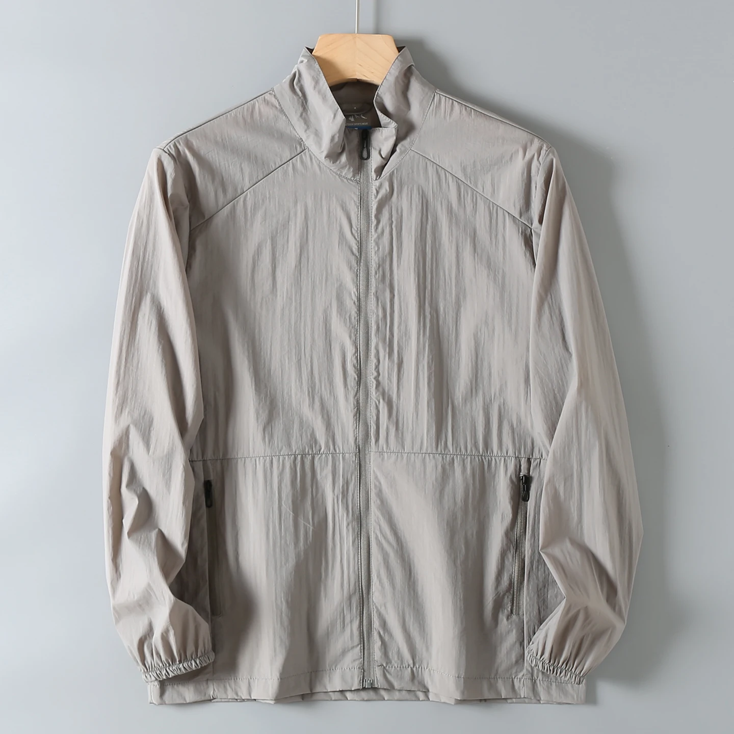 

Men's Summer Lightweight Breathable UV Protection Loose Fit Stand Collar Sunscreen Jaet Outerwear Nylon Fiber Casual Sle