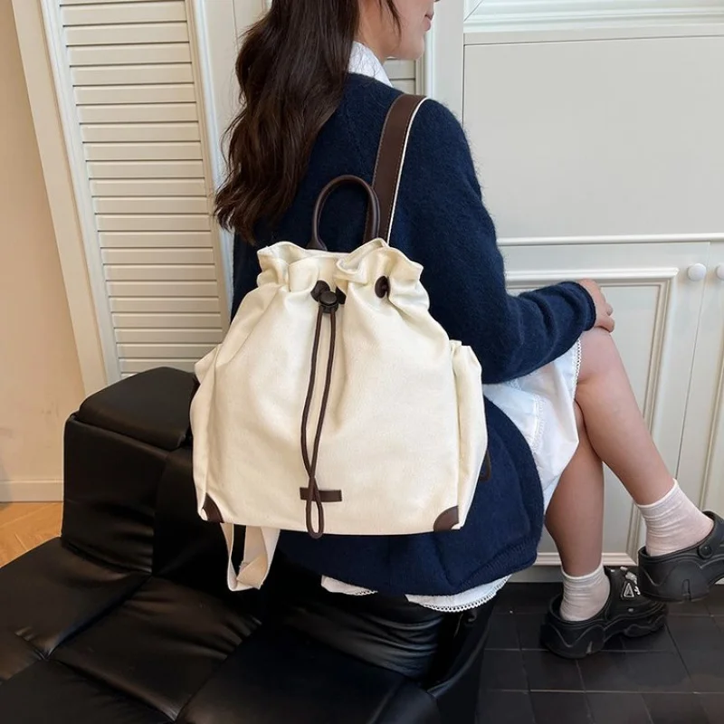 حقيبة ماسنجر نسائية رشيقة مع جلد ساتان كلاسيكي بلجيكي أنيق وخفيف الوزن للركاب بتصميم يومي