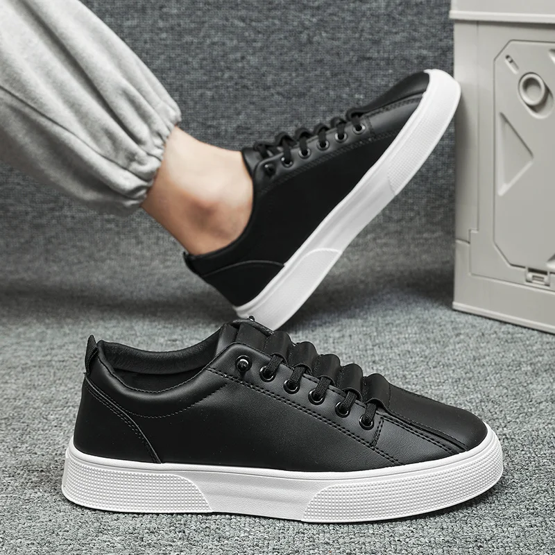 2024 New Classic Black Shoes Men Fashion Leather Sneakers Comfortable Slip-On Loafers Flats Sneakers Men Casual Skateboard Shoes