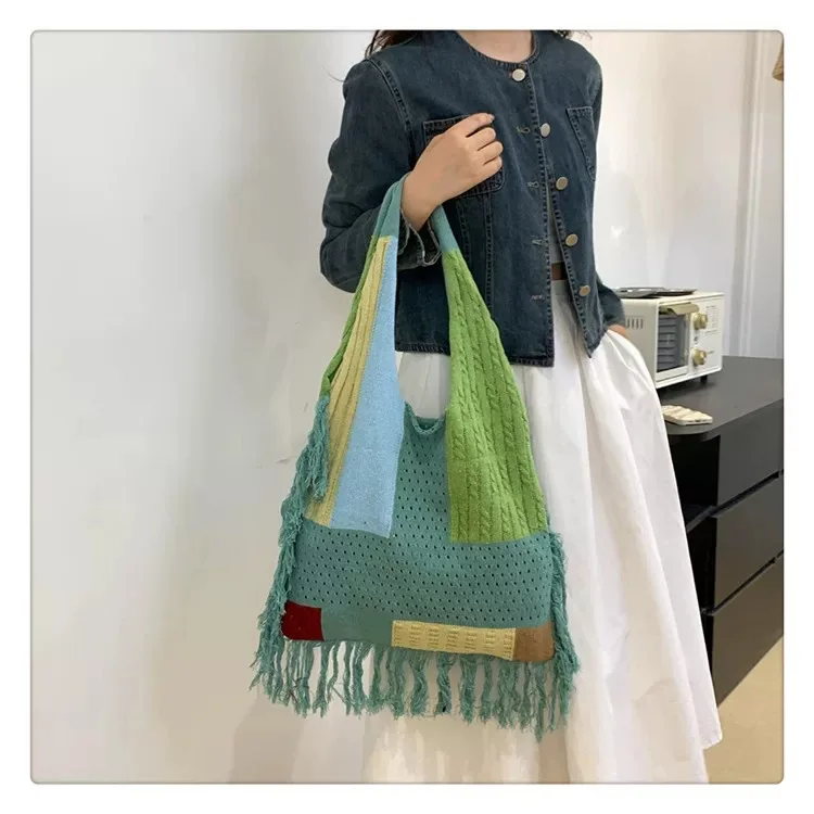 

2024 New Women's Bag Large Capacity Tote Bag Straw Bag Females Knitted Shoulder Bag Casual Commuting Woven Beach Bag