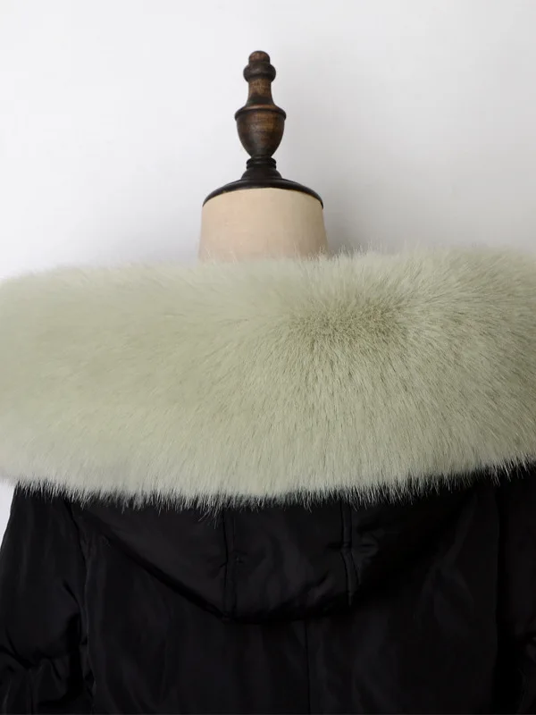 イミテーションフォックスファーカラーダウンパーカーフェイクカラーボタンリング付きコットンコート大型コート人工ファーカラー（中国製）