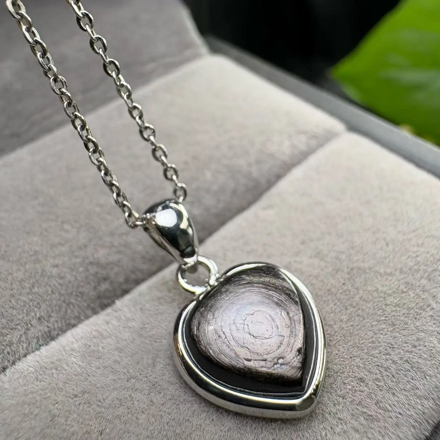 1 Pc Fengbaowu Natural Hypersthene Heart Pendant 10MM Heart Reiki Healing Stone Gift For Women Men