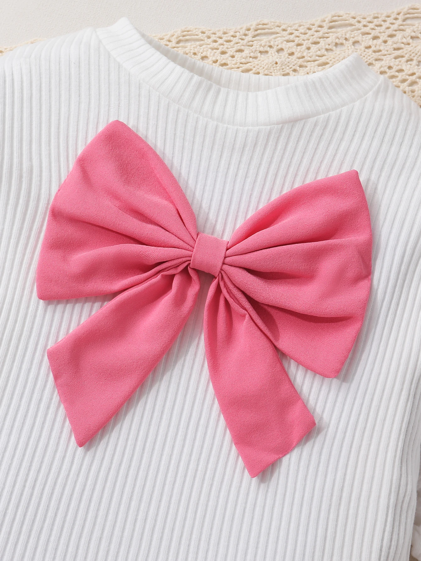 Girls Cute 2pcs Set, Ribbed Long Sleeve Top With 3D Bowknot & Ruffle Hem Mini Skirt In Pink, Autumn/Winter