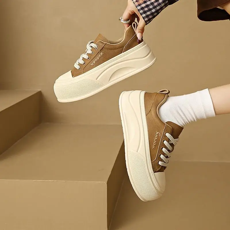 أربعة مواسم في الهواء الطلق أحذية نسائية خفيفة الوزن متعددة الاستخدامات مريحة أحذية مفلكنة المضادة للانزلاق تنفس الأحذية 2026 #2