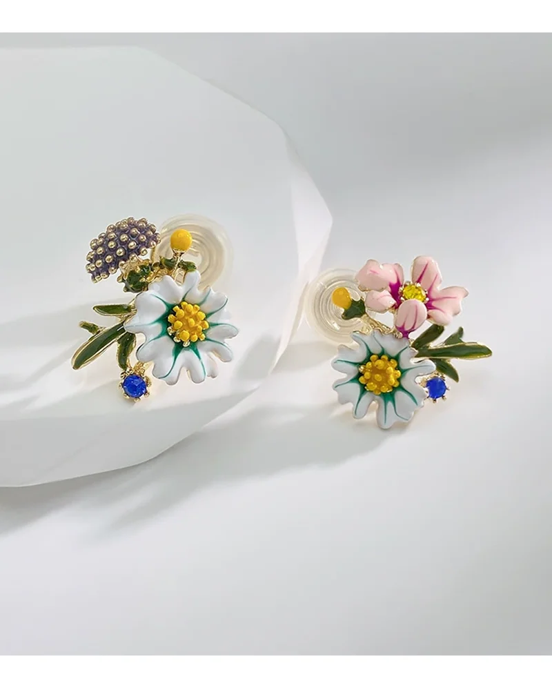 MM Flower-shaped Ear Clips Friendly To Those Without Ear Holes Spring Delicate Light Blue Four-leaf Clovers