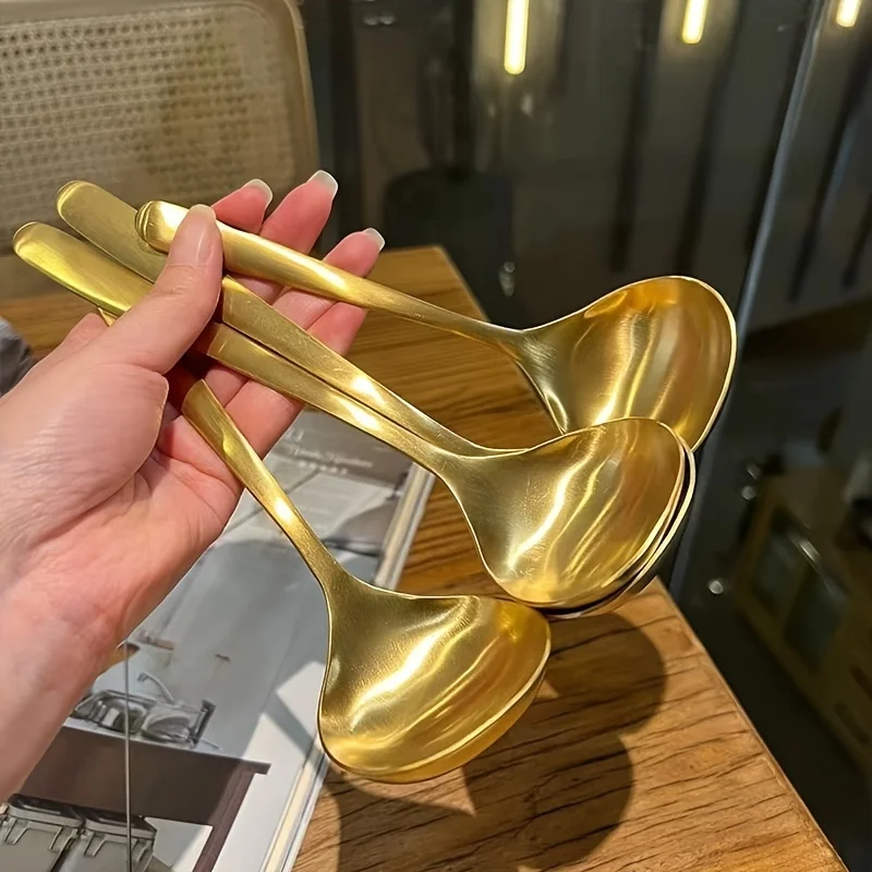 2 Stück große goldene Edelstahl-Löffel, für Hot Pot, Suppe, Brei - Lange Griffe, elegante Küchen- und Esszimmerutensilien, Löffel