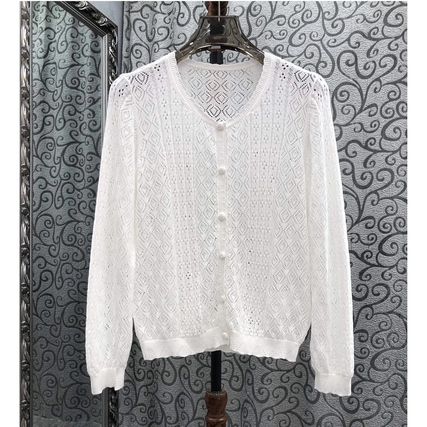 

New 2025 Autumn Winter Fashion Cardigan Coats High Quality Lady Crochet Knitting Flower Patterns Long Sleeve White Yellow Tops