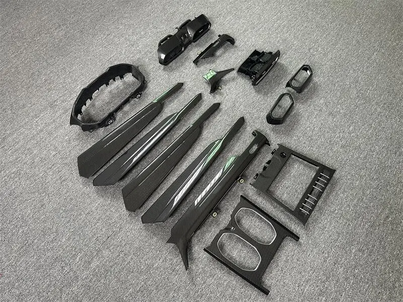Dry Carbon Fiber Replacement Interior Suitable for  URUS OEM Style Car Interiors