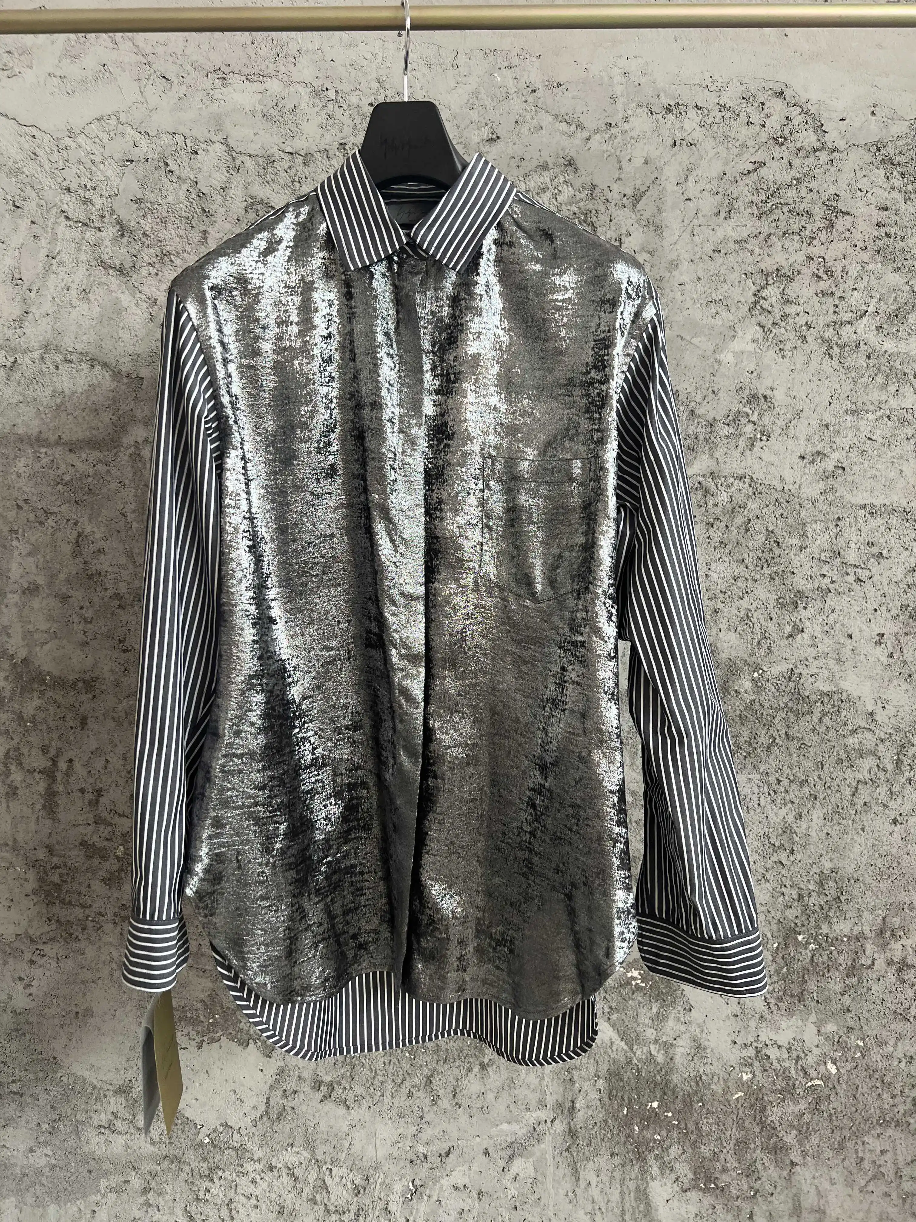 

Роскошная рубашка из чистого хлопка с блестящими полосками для отдыха в Токио