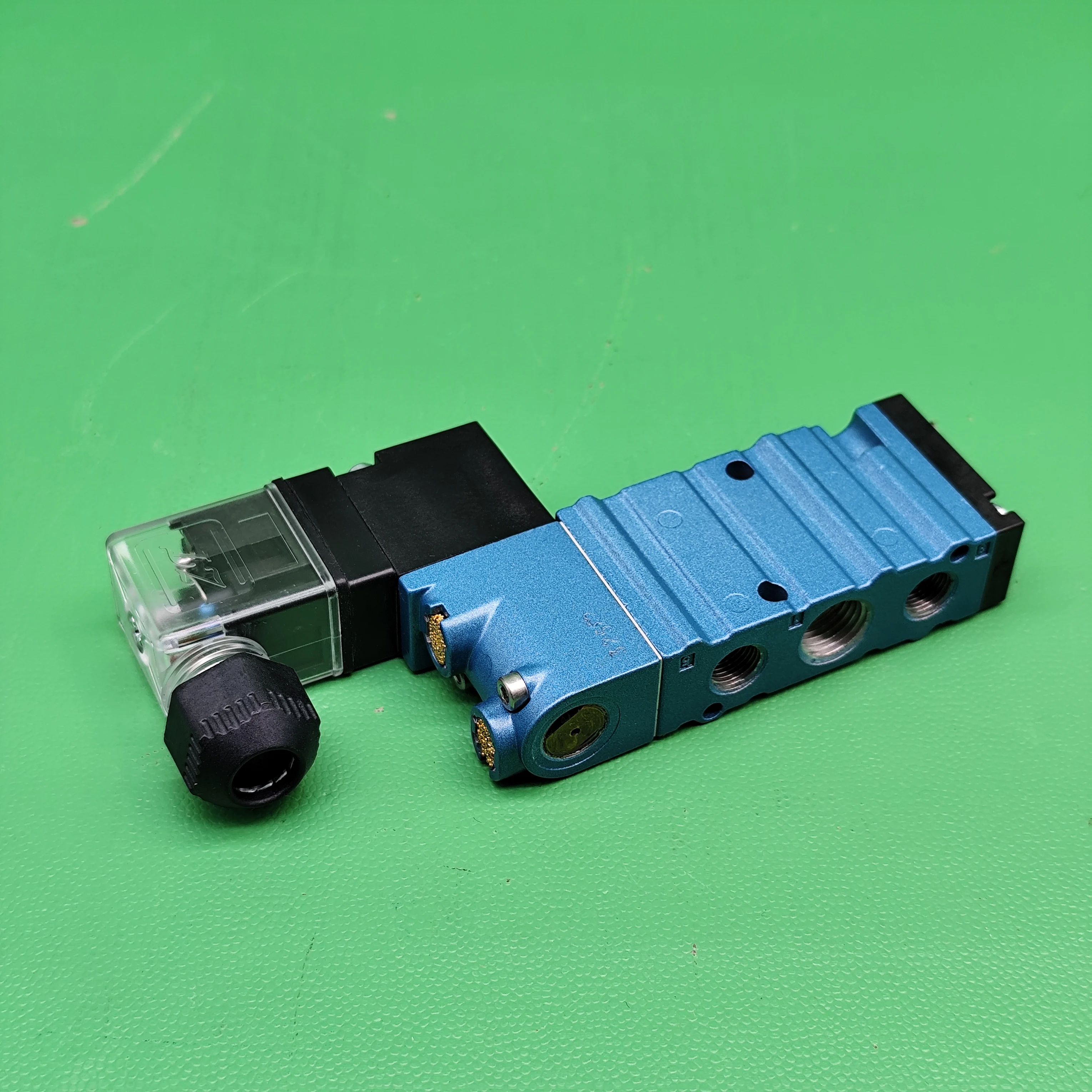 Золотой продавец, оригинальный новый клапан 411A-D0A-DM-DDAJ-1JD |   Точный контроль пневматических систем