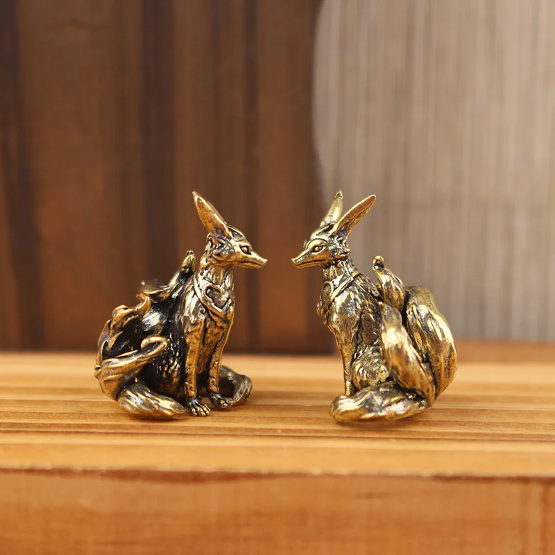 Antike Messingfiguren eines siebenschwänzigen Fuchses, Feng Shui-Glücksornament, Kupfertier-Miniatur für Büro, Schreibtisch, Heimdekoration, Kunsthandwerk. – Detail 8