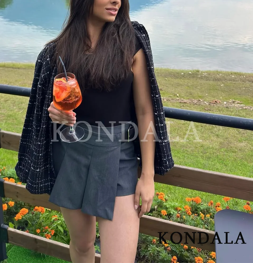 

KONDALA Pleated Mini Belt Culottes Women's High Street Wide Pleated Skirts Shorts New 2025 Fashion Romantic Ladies Y2K Skirts